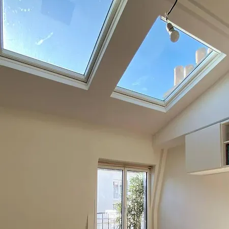 Appartement Loft Sous Les Toits En Plein Coeur De Montmartre! *